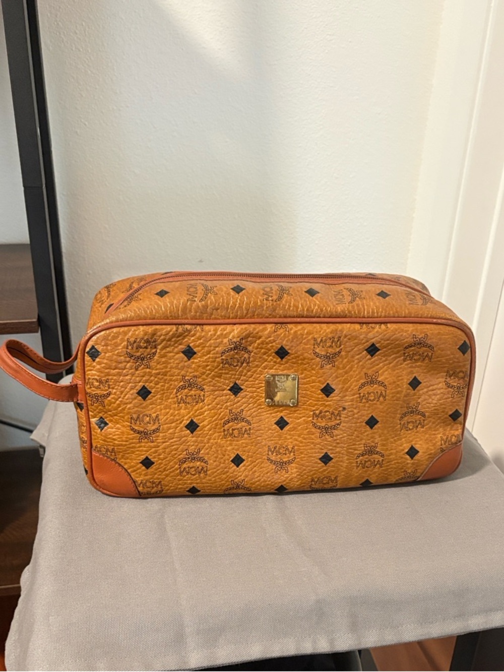 MCM Cognac Visetos Logo Dopp Kit